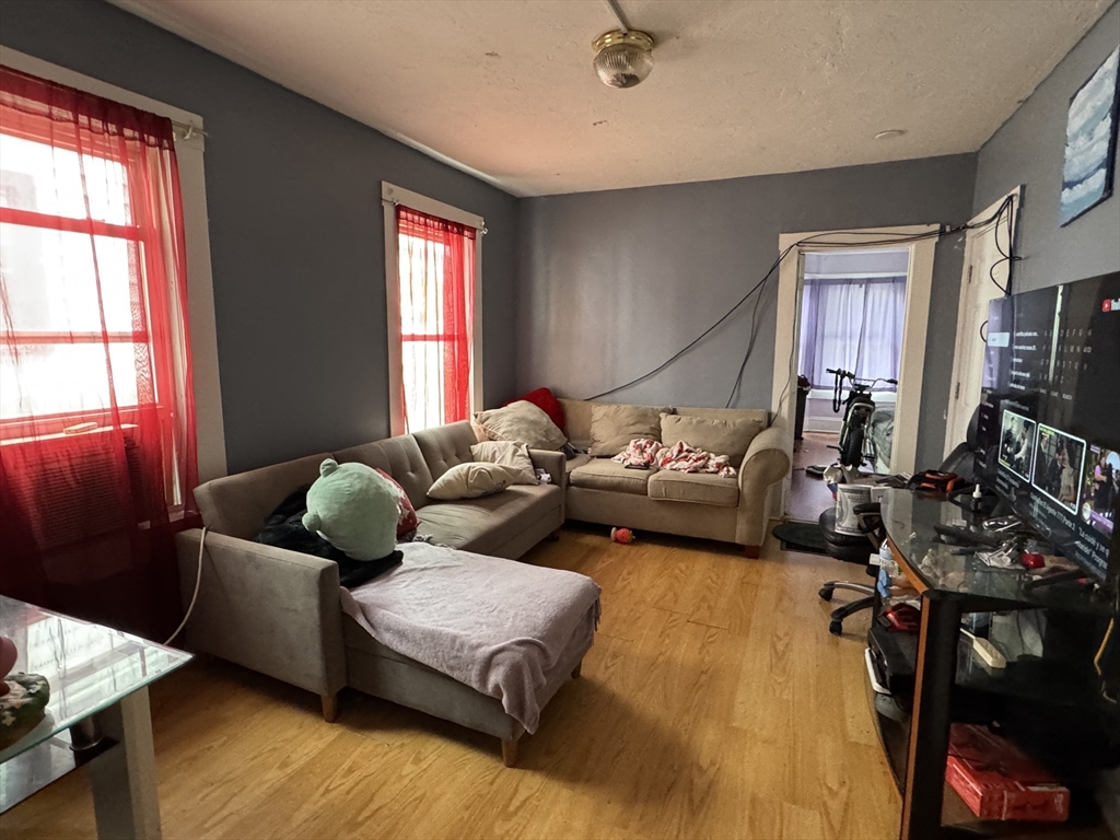 40 Freeman Street Framingham, MA 01702 - Photo 17 of 34