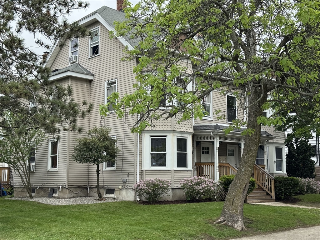 40 Freeman Street Framingham, MA 01702 - Photo 3 of 34