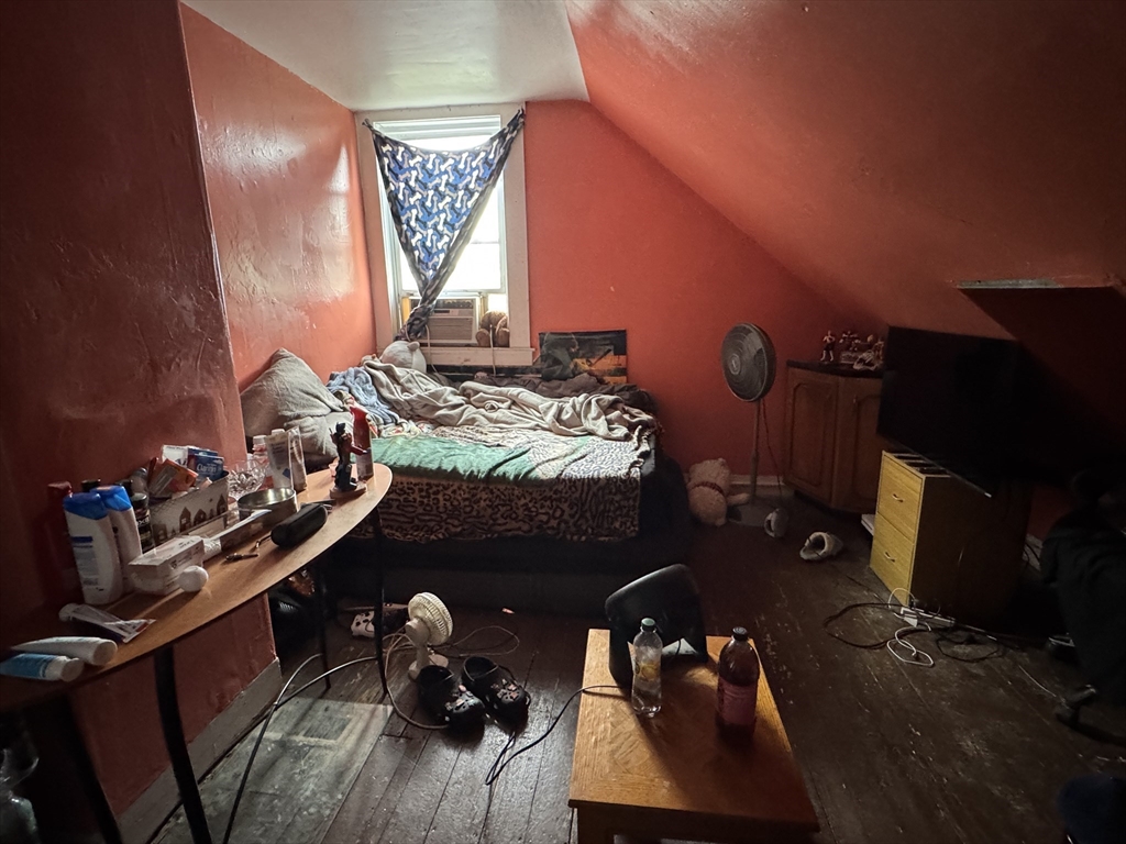 40 Freeman Street Framingham, MA 01702 - Photo 6 of 34