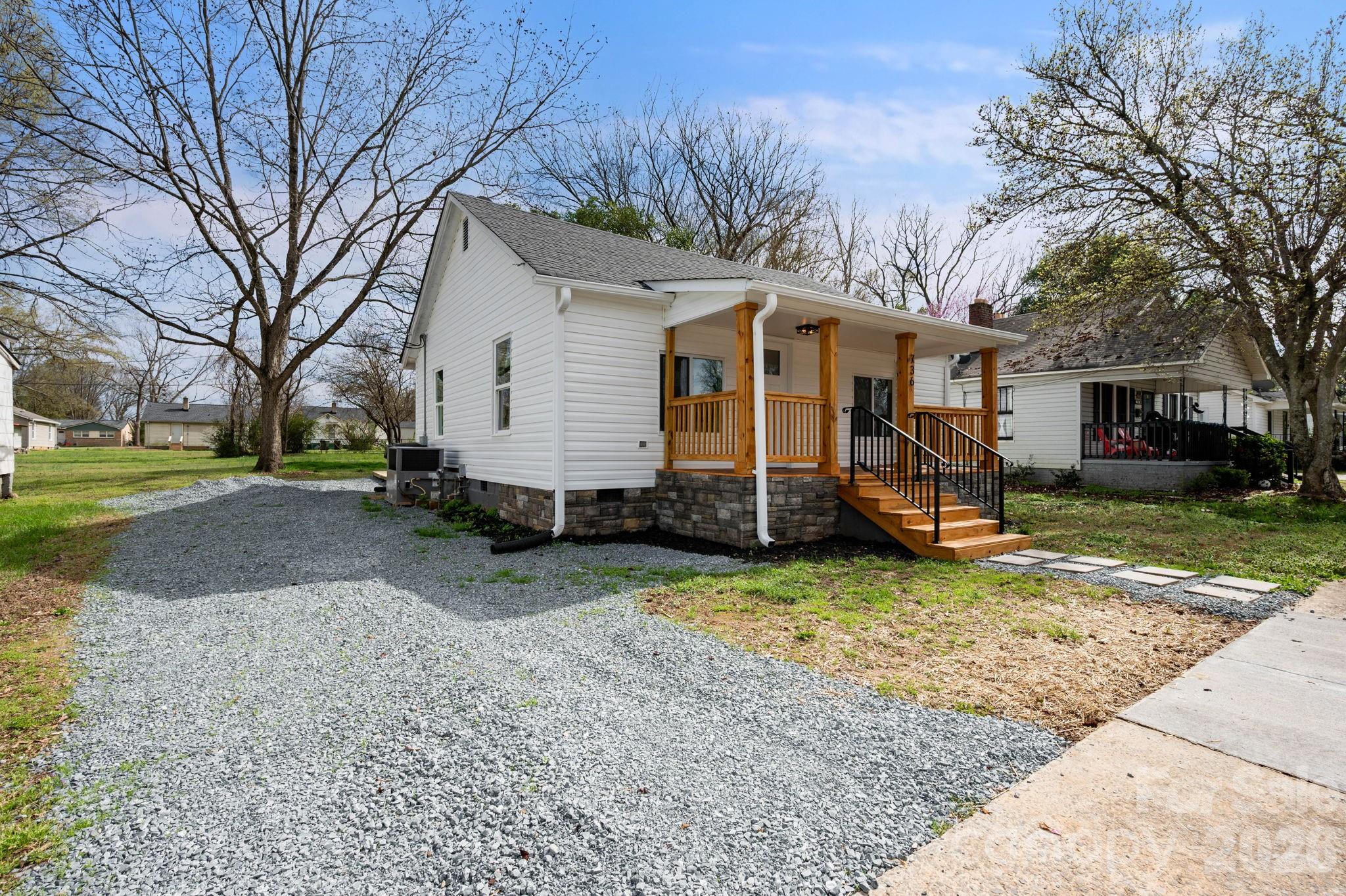 736 Cauthen Street Rock Hill, SC 29730 - Photo 3 of 33