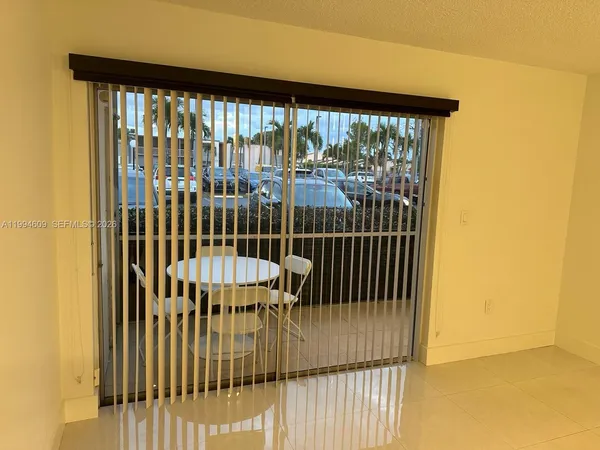 $2,100 | 8794 Southwest 12th Street, Unit 108, Miami, FL 33174