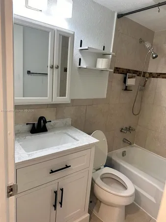 $2,100 | 8794 Southwest 12th Street, Unit 108, Miami, FL 33174