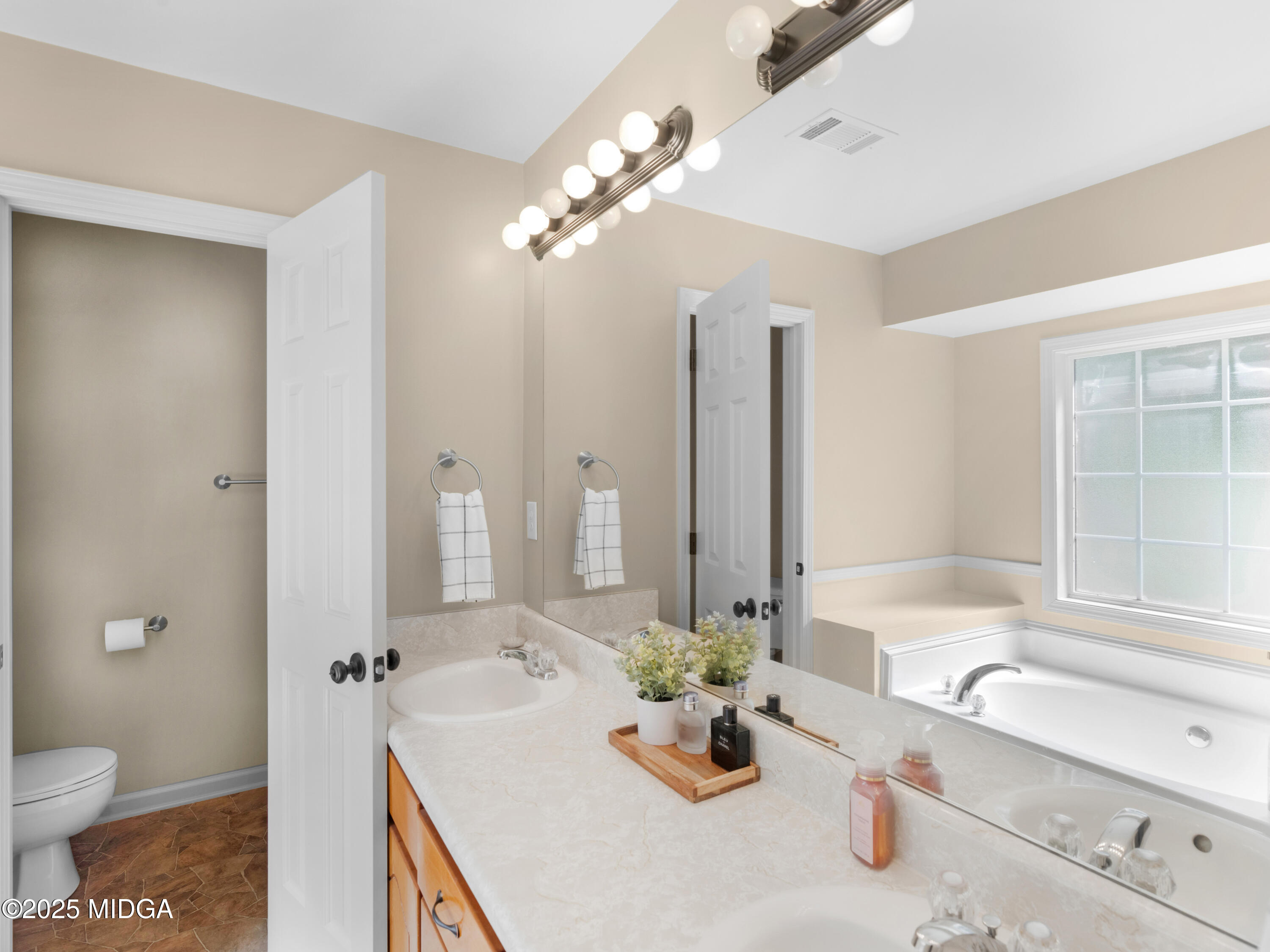 500 Moon Road Griffin, GA 30223 - Photo 22 of 47 Primary Bathroom