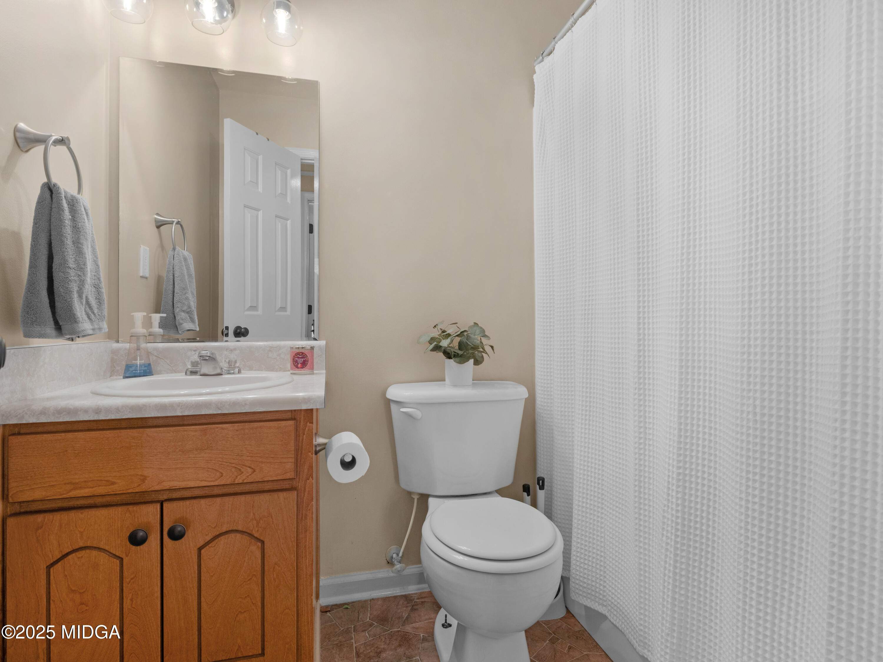 500 Moon Road Griffin, GA 30223 - Photo 30 of 47 Guest Bathroom