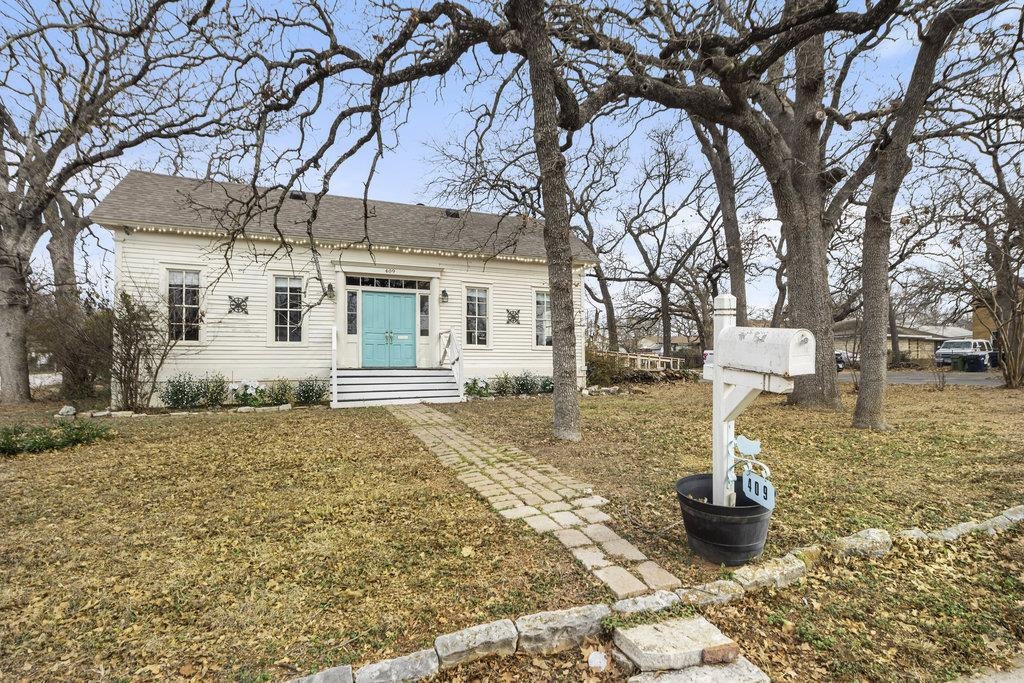 409 North Main Street Burnet, TX 78611 - Photo 2 of 30