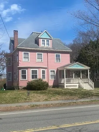 $2,350 | 31 Auburn Street, Unit 1, Newton, MA 02465