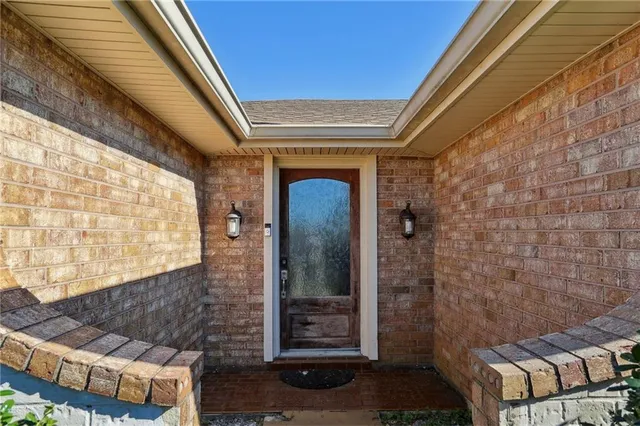 $274,900 | 3605 Charles Drive, Chalmette, LA 70043