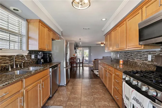 $274,900 | 3605 Charles Drive, Chalmette, LA 70043