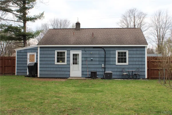 $165,000 | 22 Waterbury Drive, Clay, NY 13212