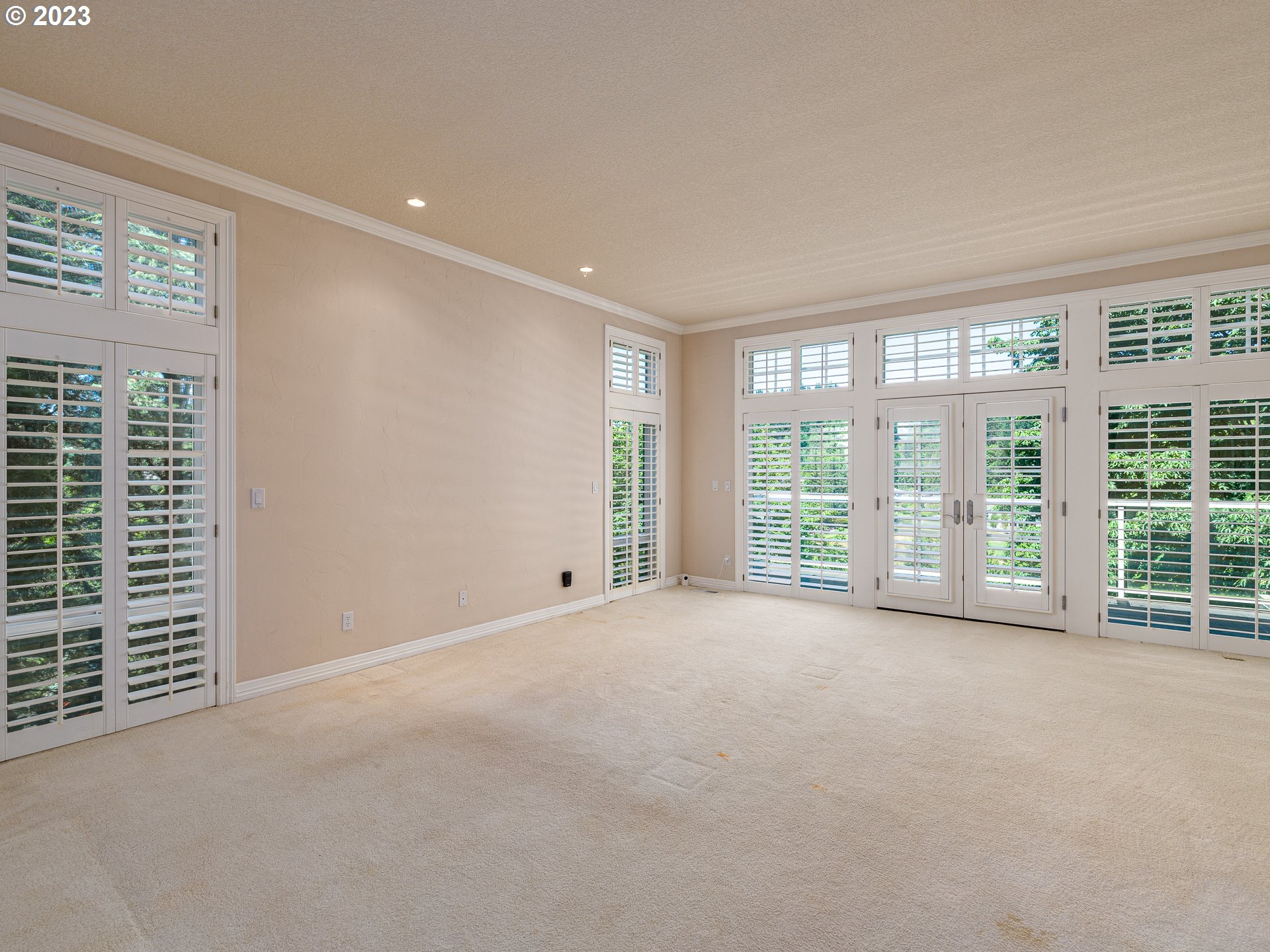 565 Southeast 46th Drive Gresham, OR 97080 - Photo 24 of 48 a view of an empty room with a balcony