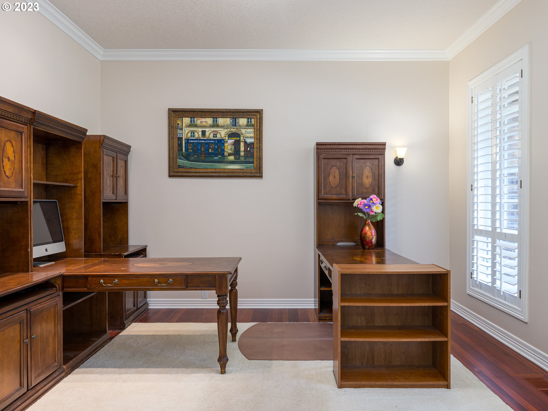 565 Southeast 46th Drive Gresham, OR 97080 - Photo 33 of 48 a room with furniture and window