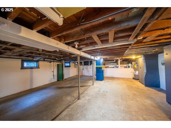 428 Elm Avenue Reedsport, OR 97467 - Photo 29 of 37 Basement
