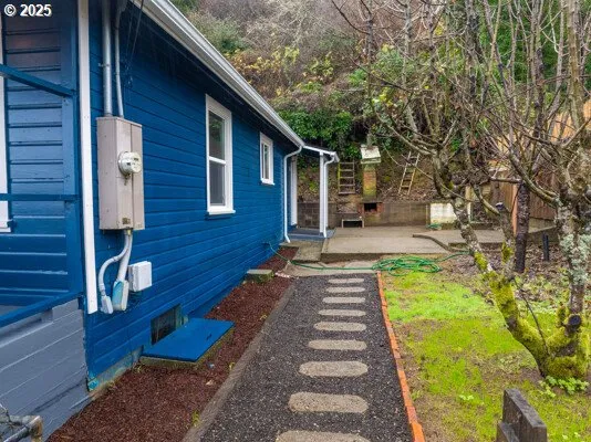 $299,000 | 428 Elm Avenue, Reedsport, OR 97467
