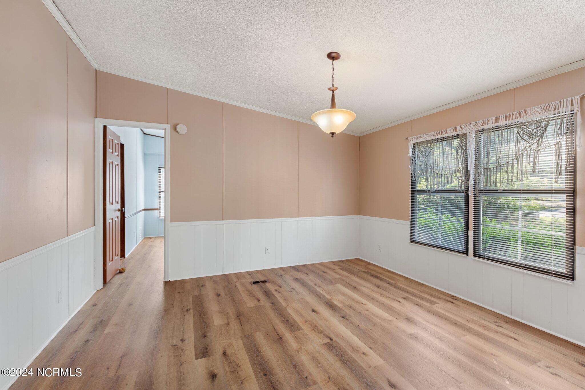 1858 Ramon Road Wilmington, NC 28405 - Photo 11 of 32 Living room