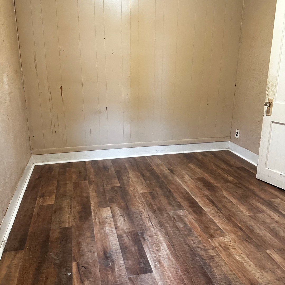 408 Marcy Street Ottawa, IL 61350 - Photo 17 of 25 a view of room with wooden floor