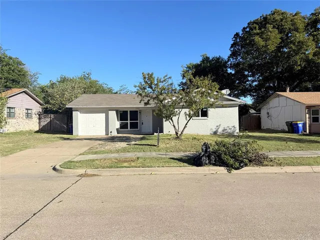 $229,999 | 5713 Emerson Drive, Watauga, TX 76148