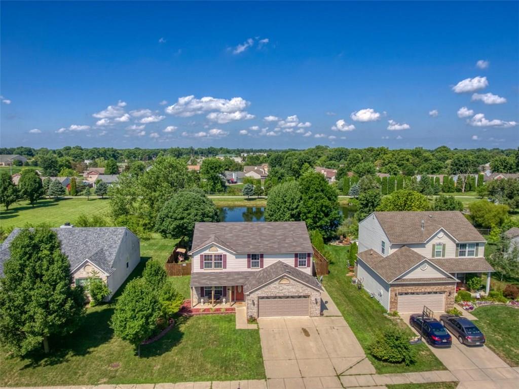 950 Weeping Way Lane Avon, IN 46123 - Photo 2 of 26