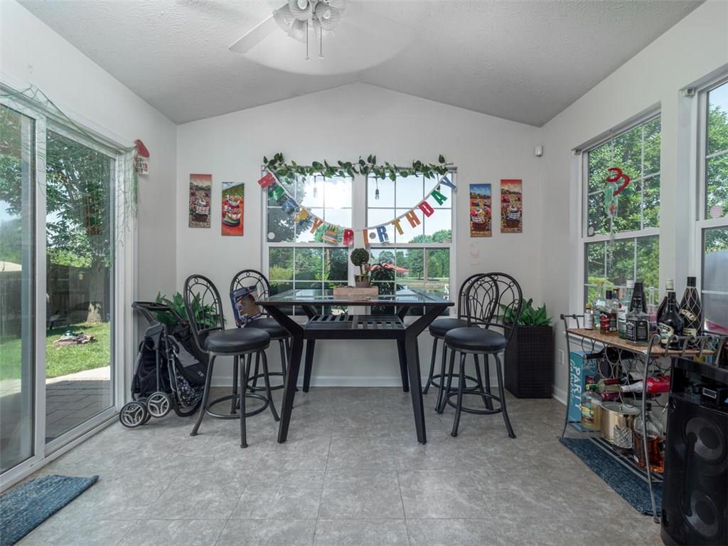 950 Weeping Way Lane Avon, IN 46123 - Photo 10 of 26