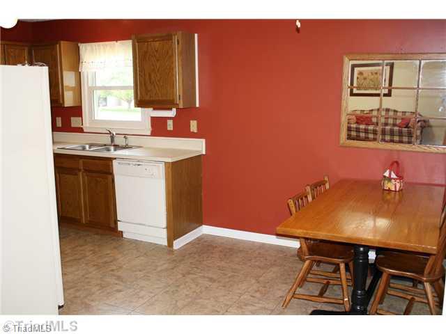 4103 Appleton Road Greensboro, NC 27405 - Photo 6 of 16 Kitchen.