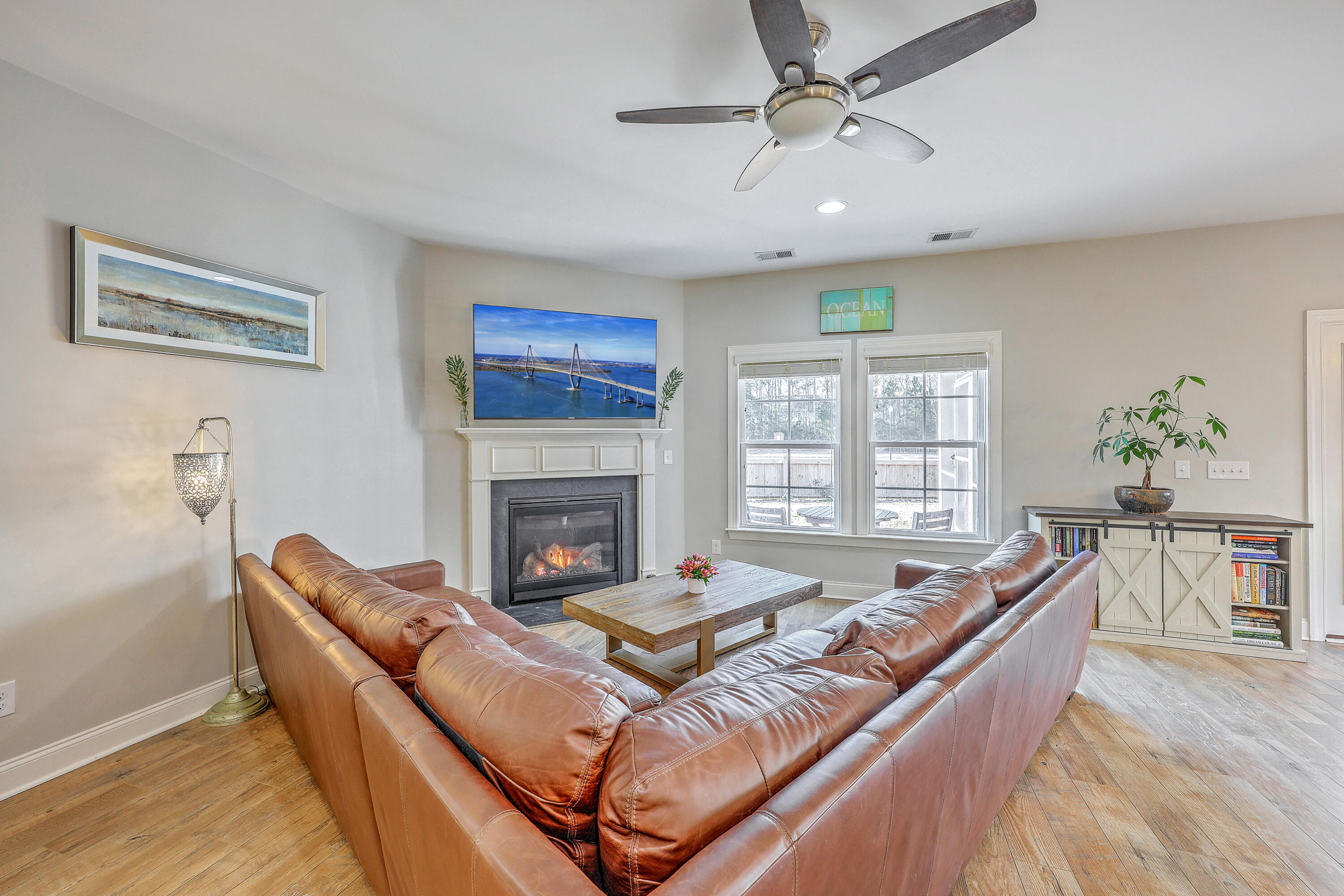 1031 Banker Court Mount Pleasant, SC 29429 - Photo 11 of 44 ZYN_5332_3_4_5_6_7_8