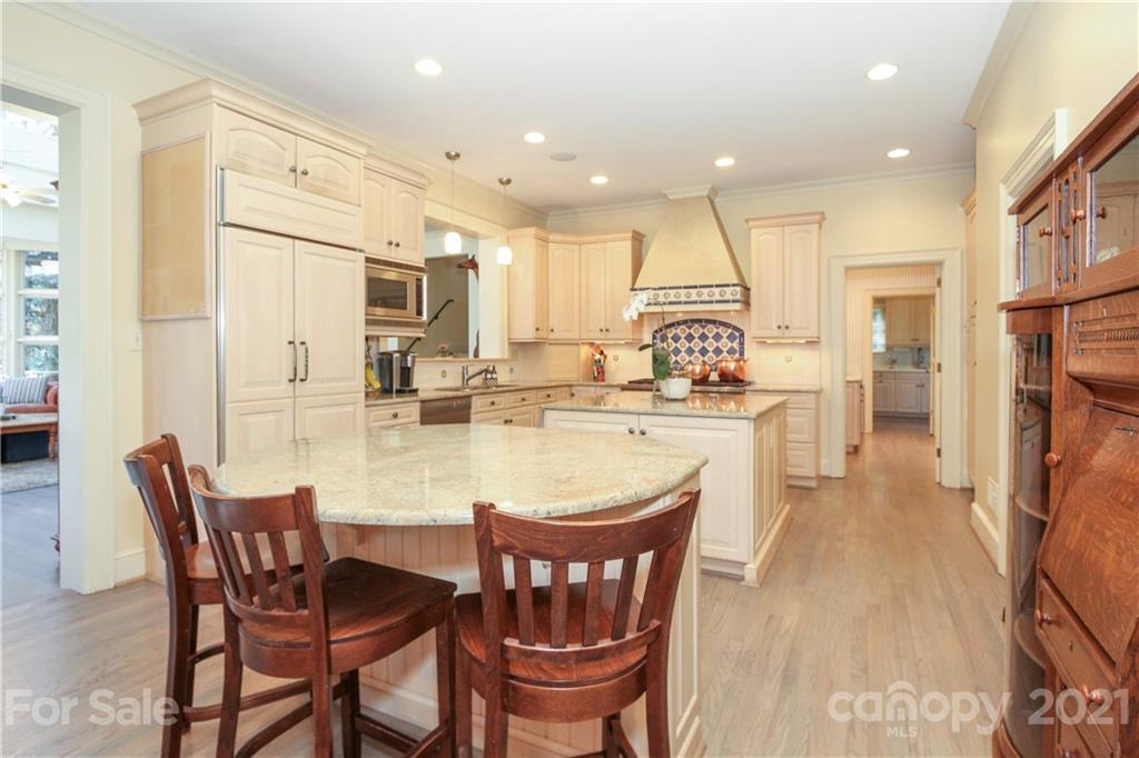 4015 Foxcroft Road Charlotte, NC 28211 - Photo 13 of 48 Gallery Image 13