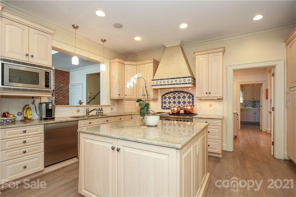 4015 Foxcroft Road Charlotte, NC 28211 - Photo 14 of 48 Gallery Image 14