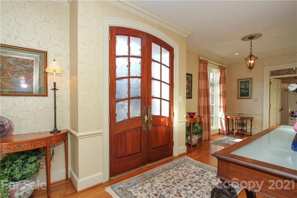 4015 Foxcroft Road Charlotte, NC 28211 - Photo 3 of 48 Gallery Image 3