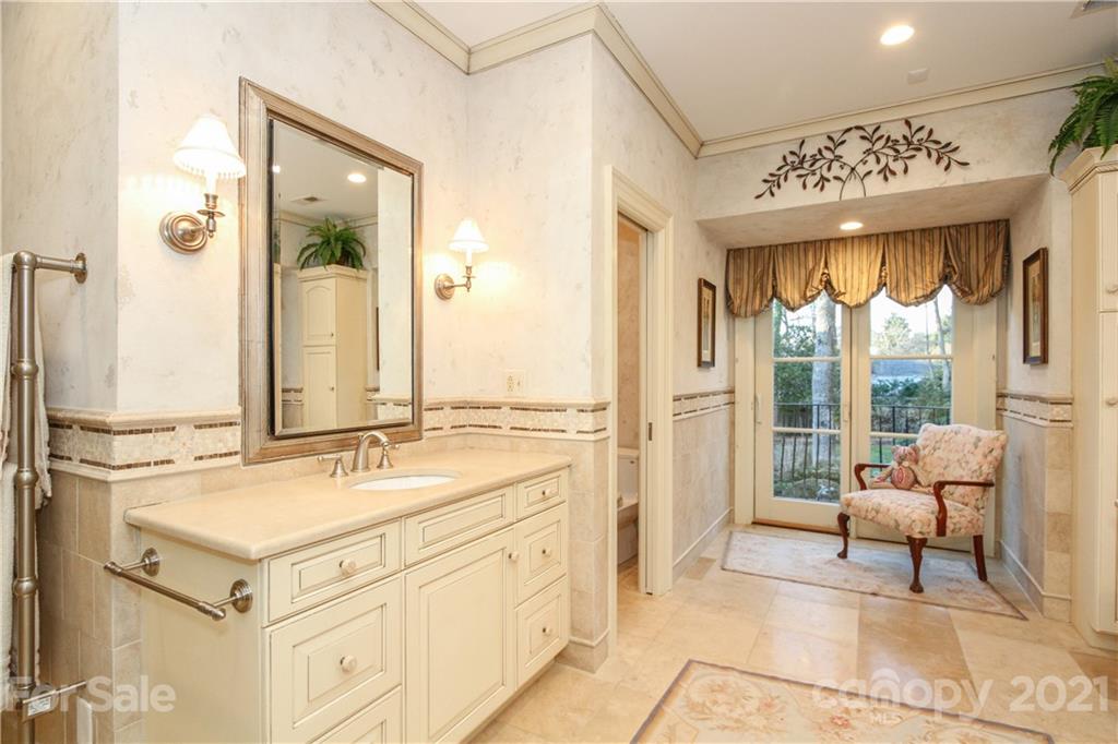 4015 Foxcroft Road Charlotte, NC 28211 - Photo 33 of 48 Gallery Image 33