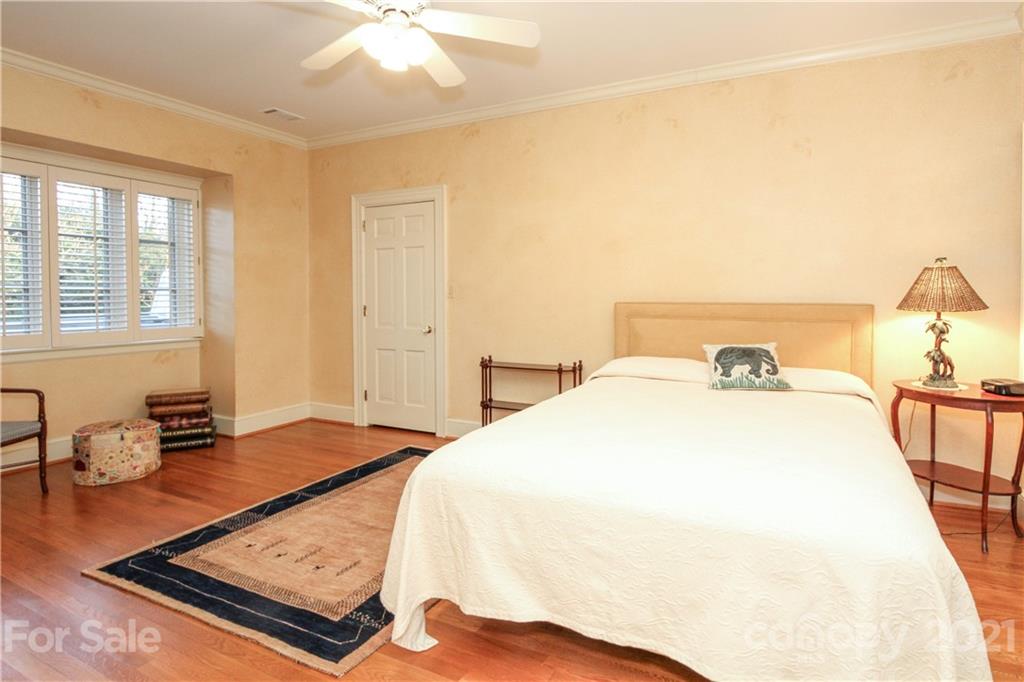 4015 Foxcroft Road Charlotte, NC 28211 - Photo 37 of 48 Gallery Image 37