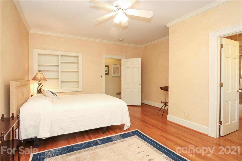 4015 Foxcroft Road Charlotte, NC 28211 - Photo 38 of 48 Gallery Image 38