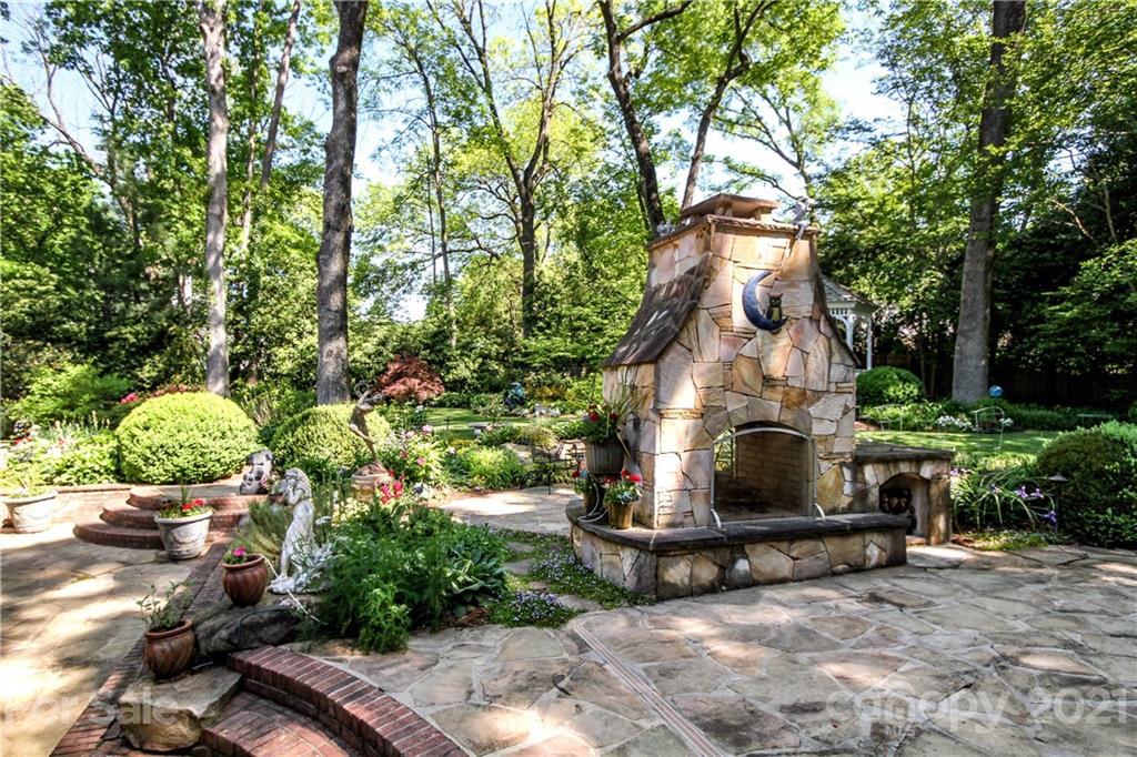 4015 Foxcroft Road Charlotte, NC 28211 - Photo 46 of 48 Gallery Image 46