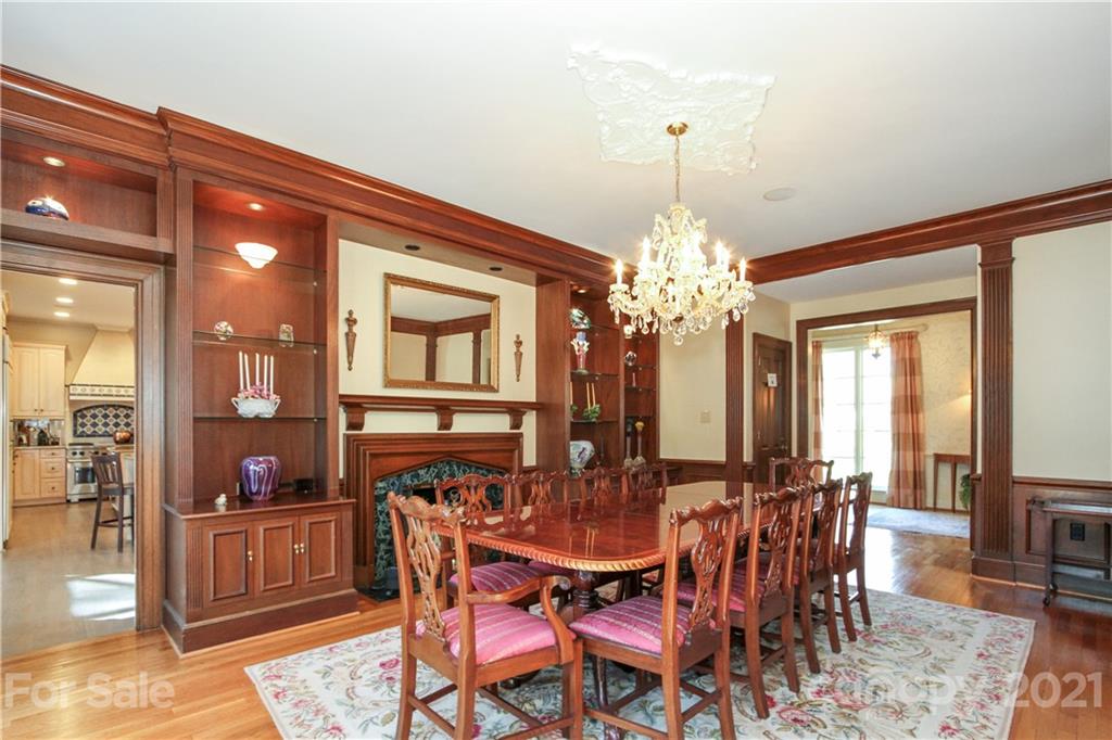 4015 Foxcroft Road Charlotte, NC 28211 - Photo 7 of 48 Gallery Image 7