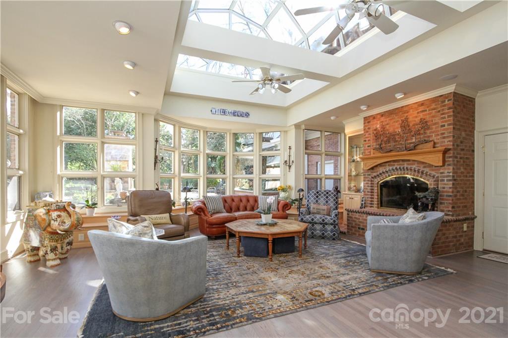 4015 Foxcroft Road Charlotte, NC 28211 - Photo 8 of 48 Gallery Image 8