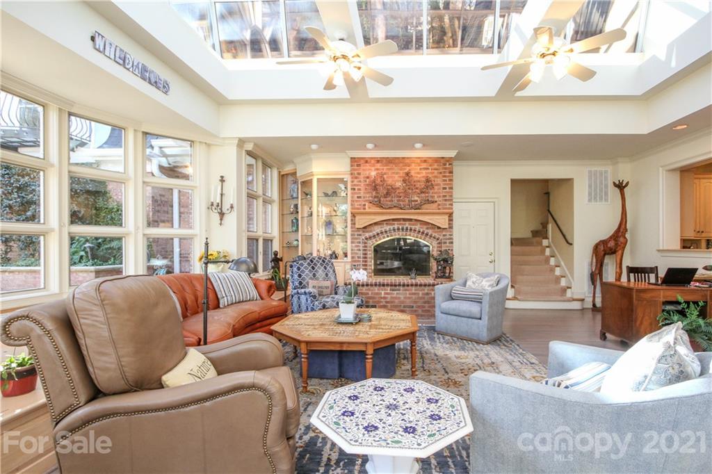 4015 Foxcroft Road Charlotte, NC 28211 - Photo 10 of 48 Gallery Image 10