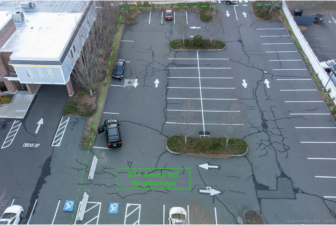 204 Amity Road Woodbridge, CT 06525 - Photo 5 of 12