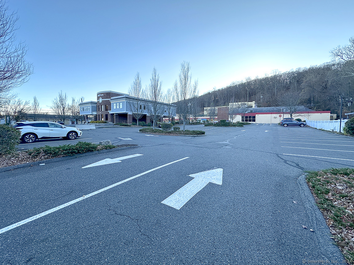 204 Amity Road Woodbridge, CT 06525 - Photo 8 of 12