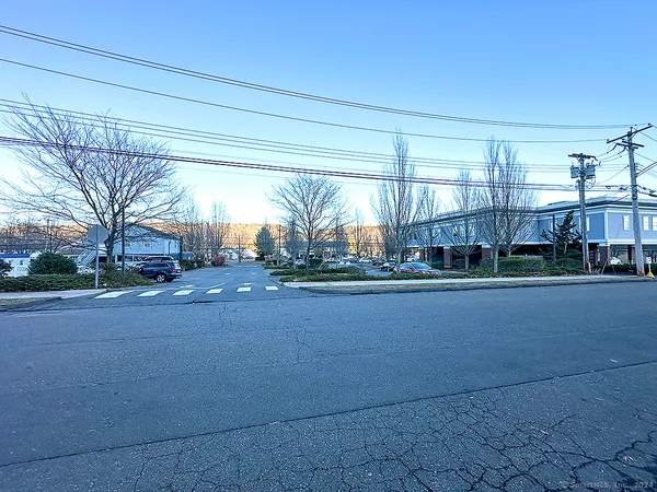 $474,000 | 204 Amity Road, Woodbridge, CT 06525