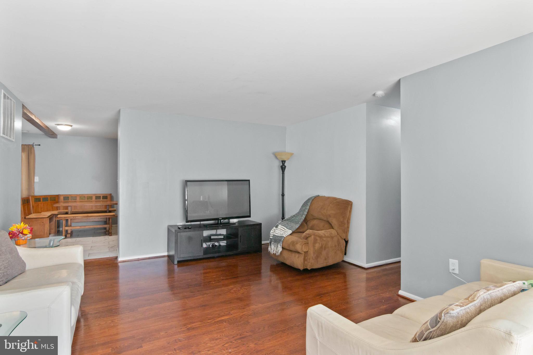 13332 Santa Anita Road Laurel, MD 20708 - Photo 3 of 35 Main Floor Living Room