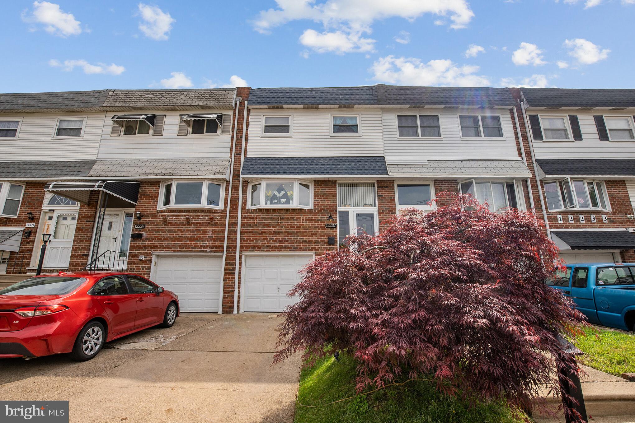 12237 Rambler Road Philadelphia, PA 19154 - Photo 2 of 30