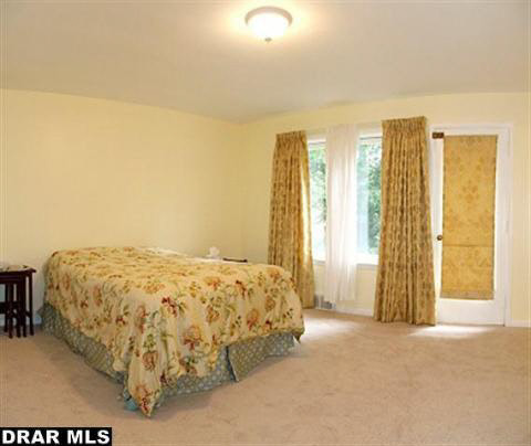 22263 Meridian Road Grosse Ile, MI 48138 - Photo 12 of 15 952547-11.JPG