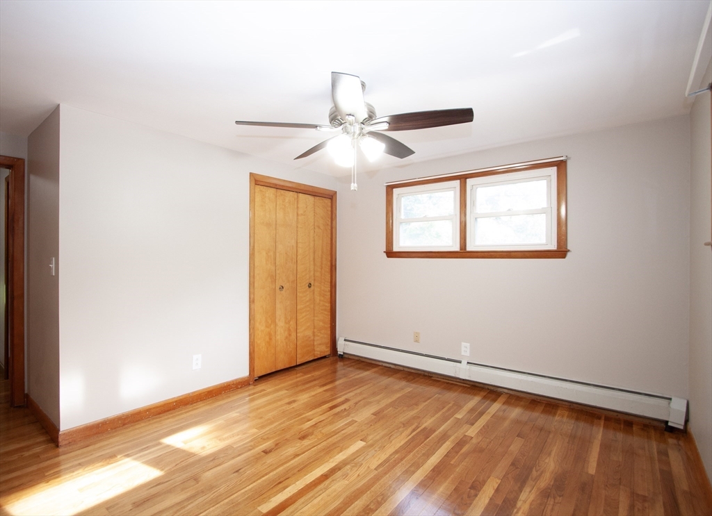 21 Siani Road Leicester, MA 01542 - Photo 13 of 31