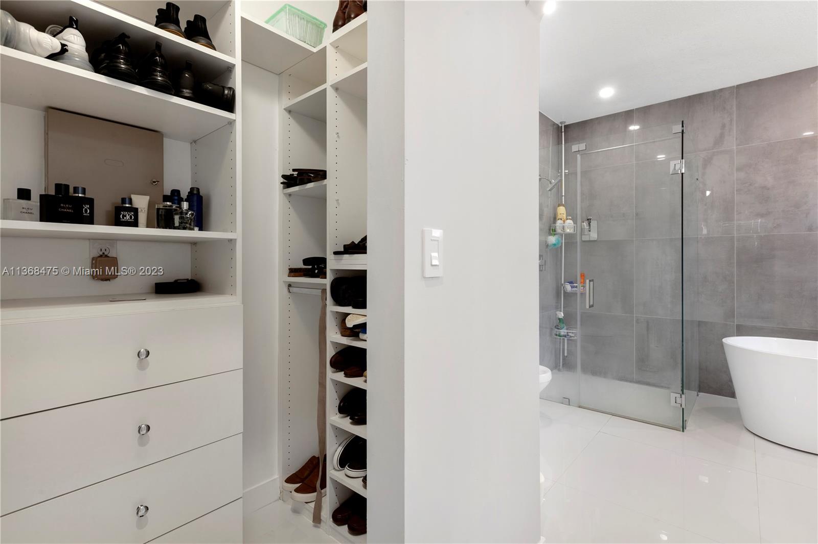 24547 Southwest 109th Avenue Homestead, FL 33032 - Photo 14 of 20 a bathroom with a shower