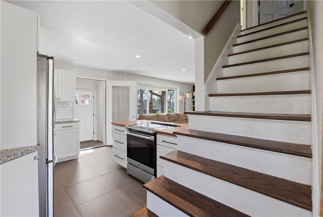 18 Loring Road Bristol, RI 02809 - Photo 21 of 38