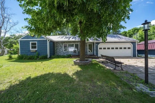 $239,900 | 712 Meadowlark Drive Southwest, Alexandria, MN 56308