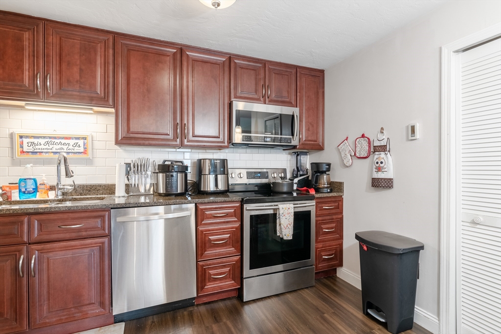 11 Gibbs Street, Unit H113 Worcester, MA 01607 - Photo 11 of 16