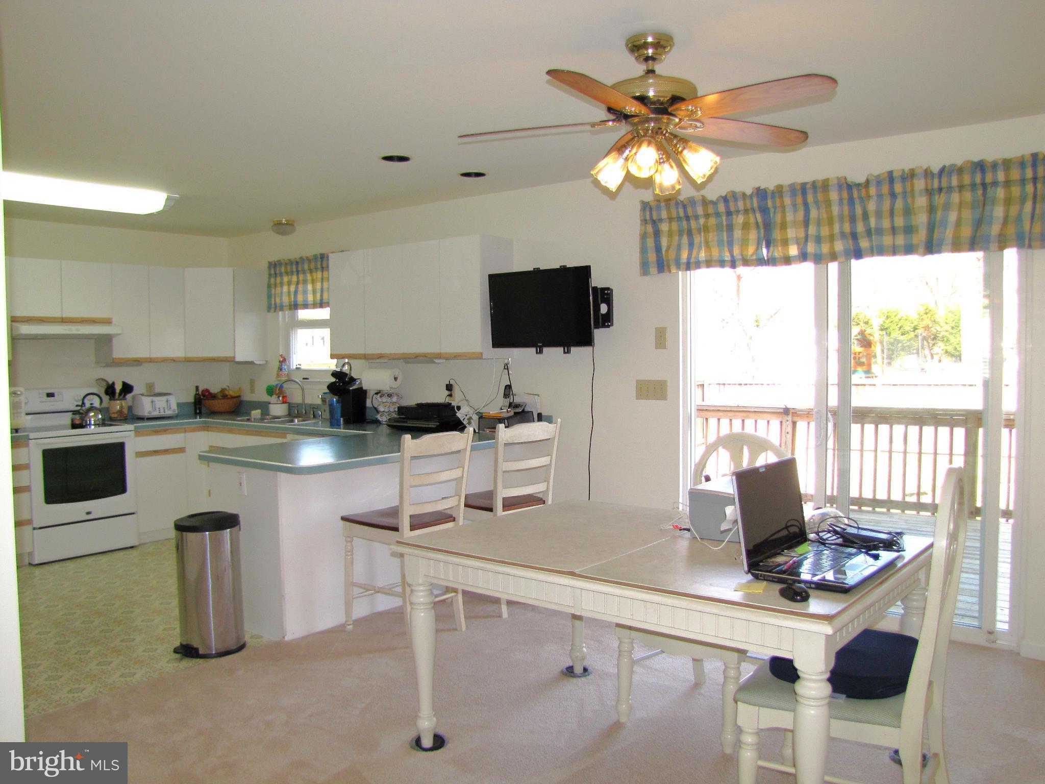 7787 West Shore Road Pasadena, MD 21122 - Photo 8 of 26 Kitchen