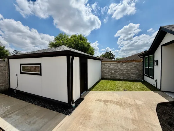 $2,500 | 16106 Archway Drive, Houston, TX 77082