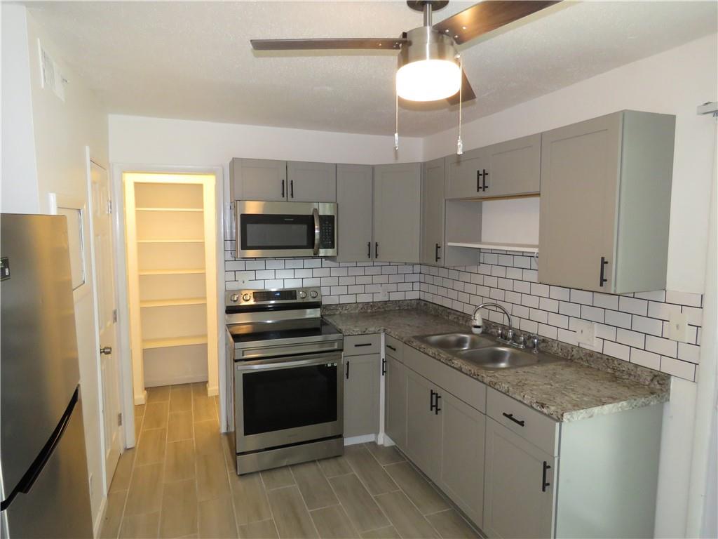 37 Peyton Place Southwest Atlanta, GA 30311 - Photo 9 of 28