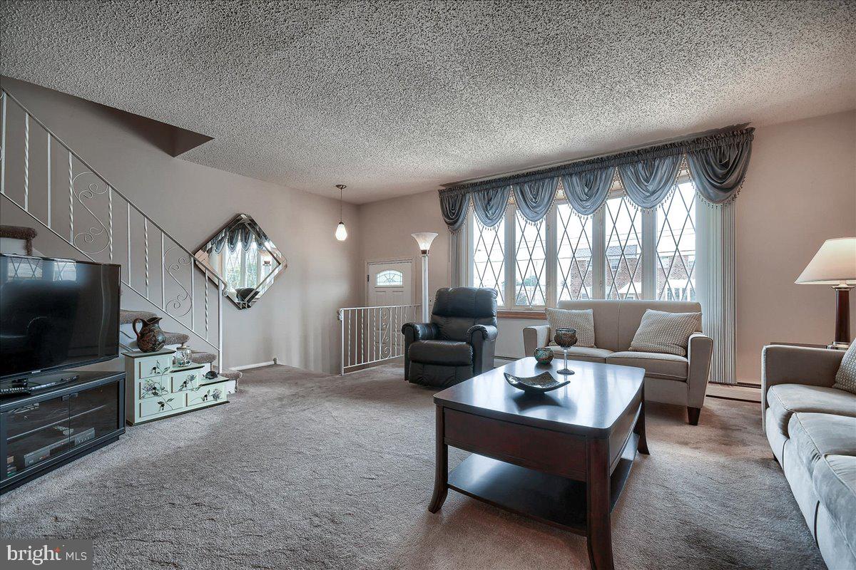 3816 Fairdale Road Philadelphia, PA 19154 - Photo 7 of 32 Gallery Image 7