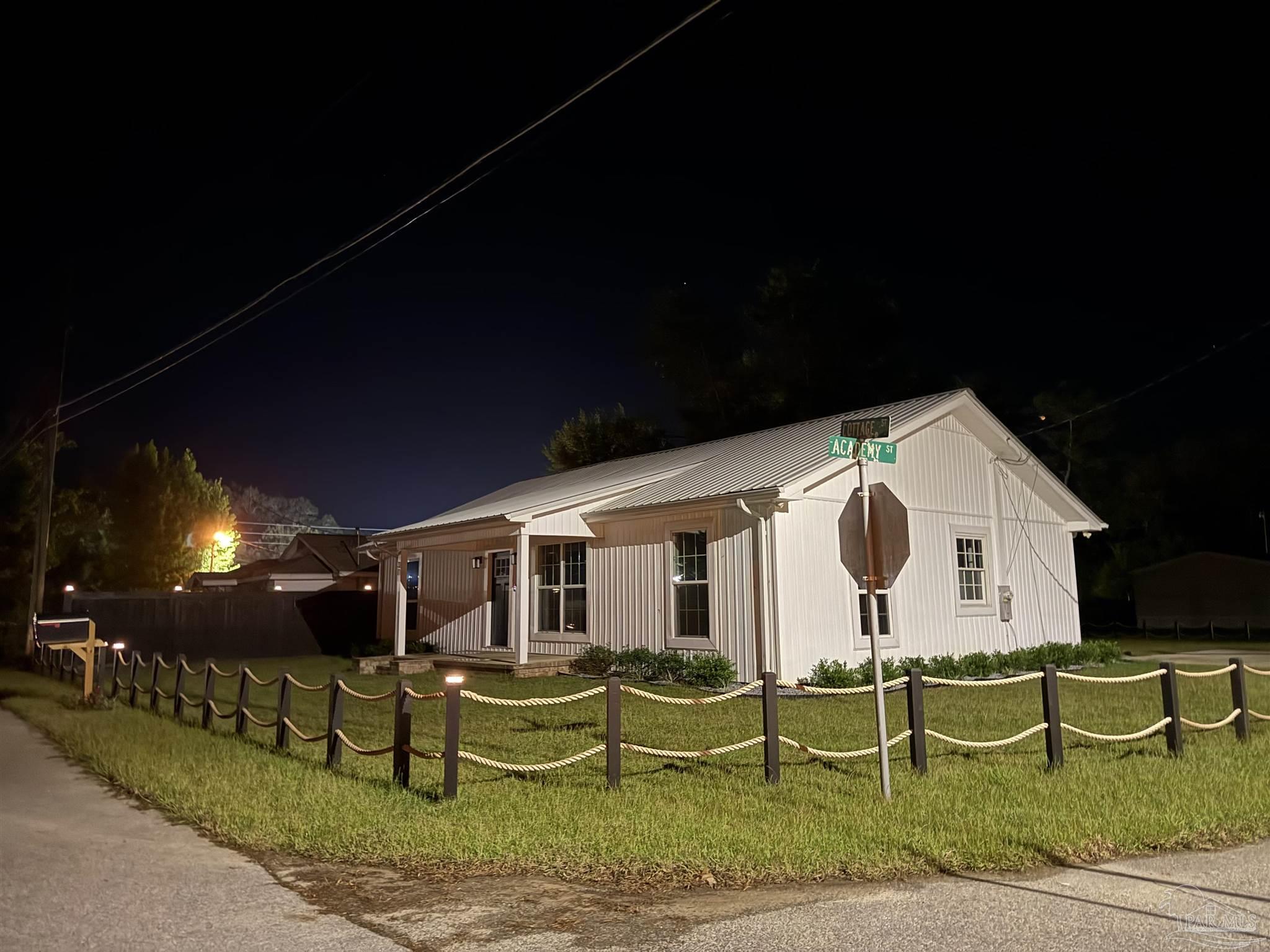 31 West Cottage Street Century, FL 32535 - Photo 28 of 36